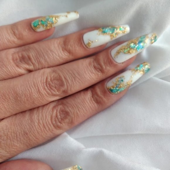 White /aqua blue an gold Geode inspired press on nails - Picture 4 of 6